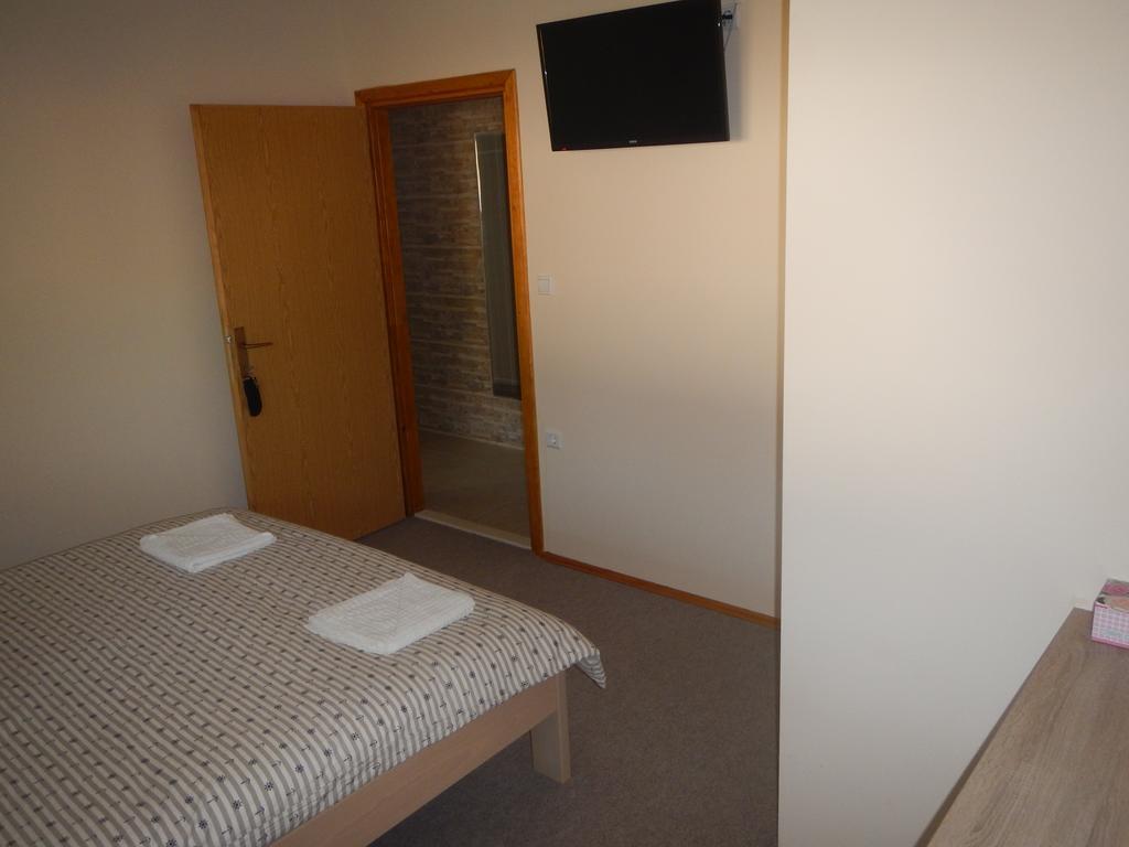 Riverside Guesthouse Pocitelj Bagian luar foto