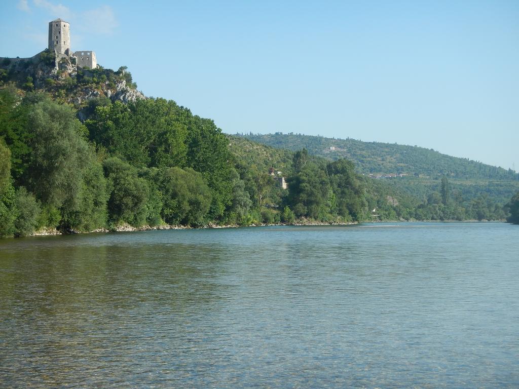 Riverside Guesthouse Pocitelj Bagian luar foto