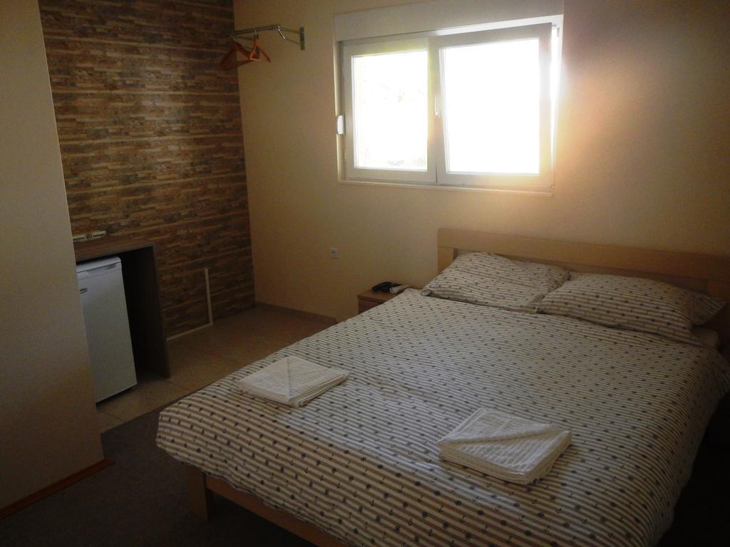 Riverside Guesthouse Pocitelj Bagian luar foto
