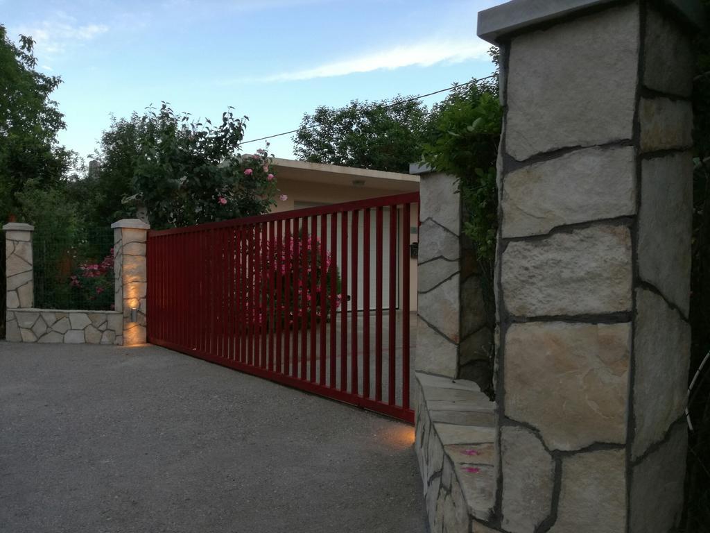 Riverside Guesthouse Pocitelj Bagian luar foto