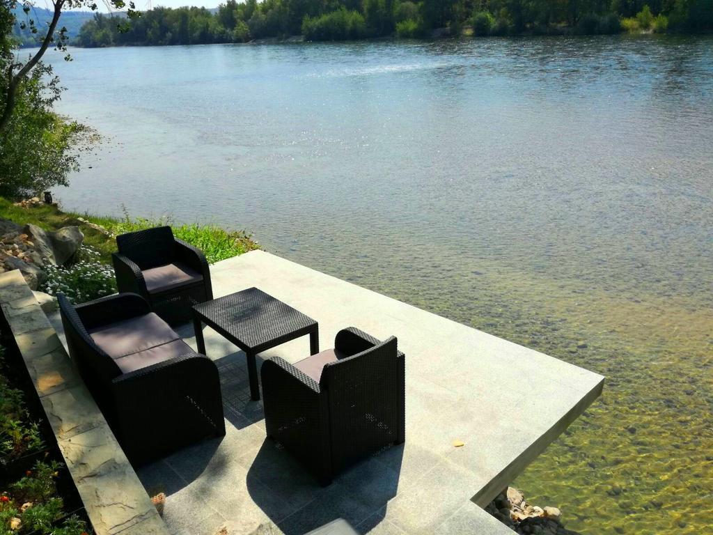 Riverside Guesthouse Pocitelj Bagian luar foto