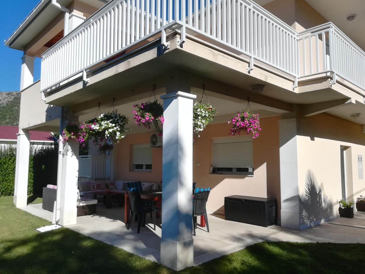 Riverside Guesthouse Pocitelj Bagian luar foto