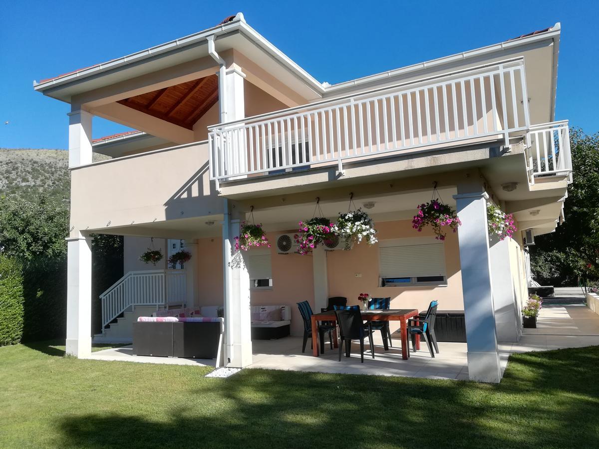 Riverside Guesthouse Pocitelj Bagian luar foto